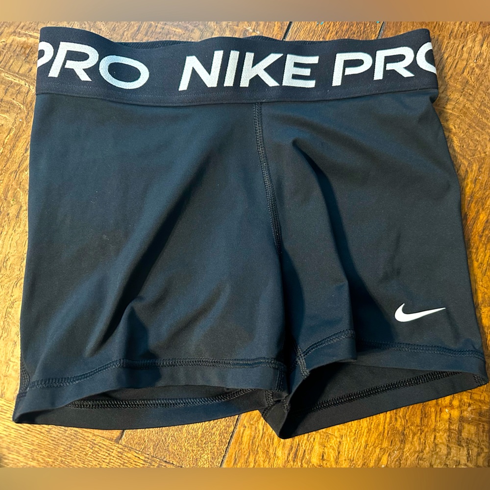 Nike Pro Shorts 3” Women’s size Small color Black